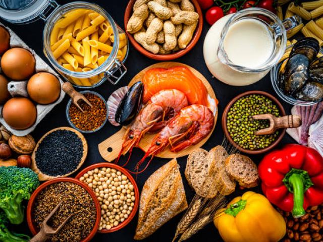 Comment l'ostéopathie peut aider à gérer les intolérances alimentaires et améliorer la digestion