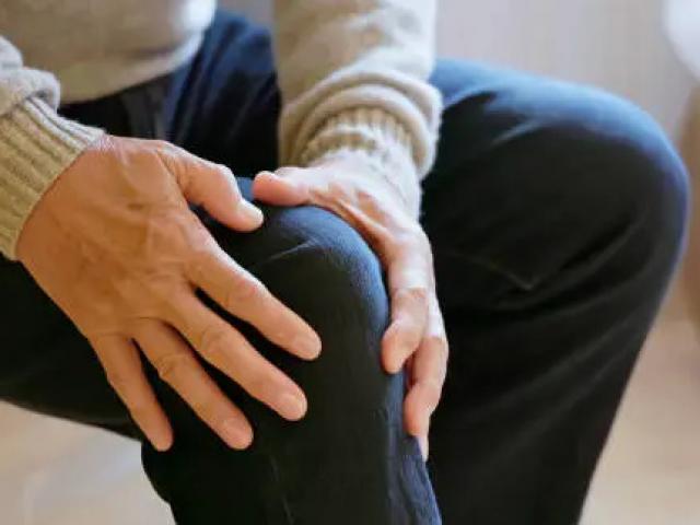 Douleur au genou : comment l’ostéopathie peut soulager durablement vos gênes articulaires ?